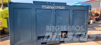  Mather + Platt 200 Водни помпи
