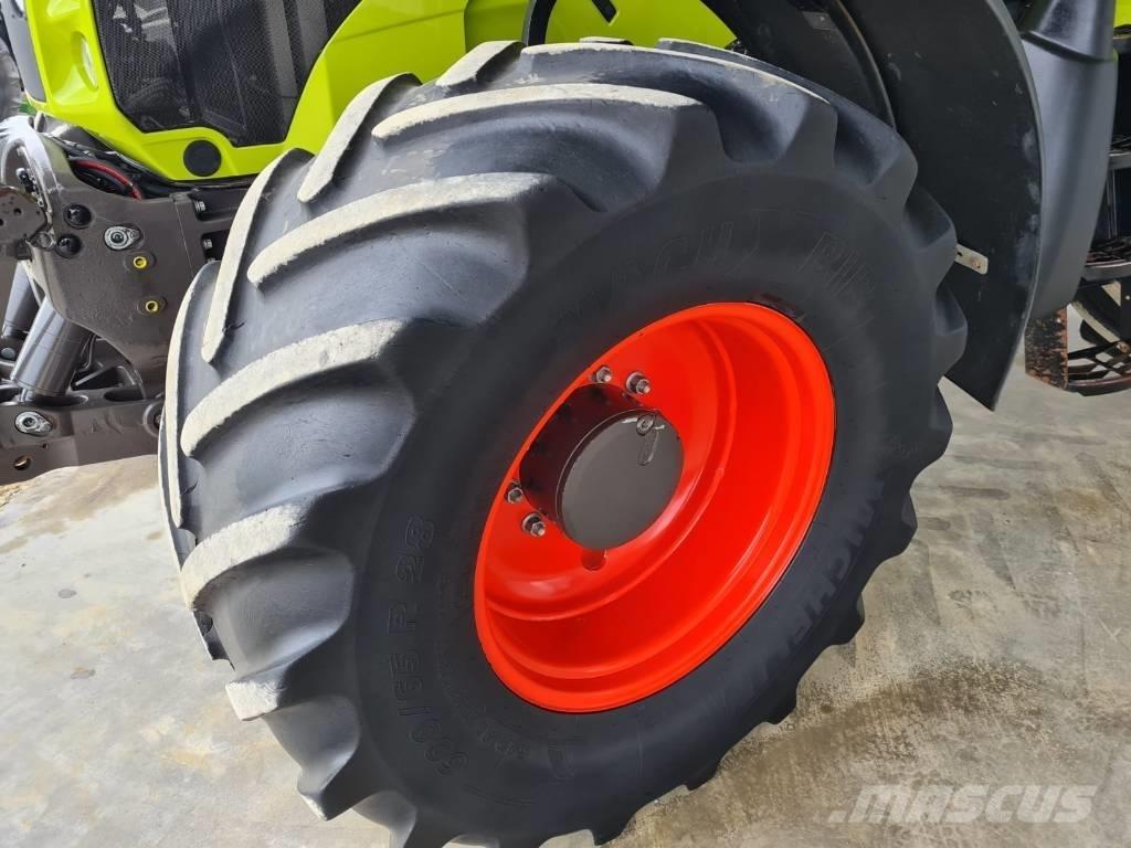 CLAAS Axion 850 CIS Трактори