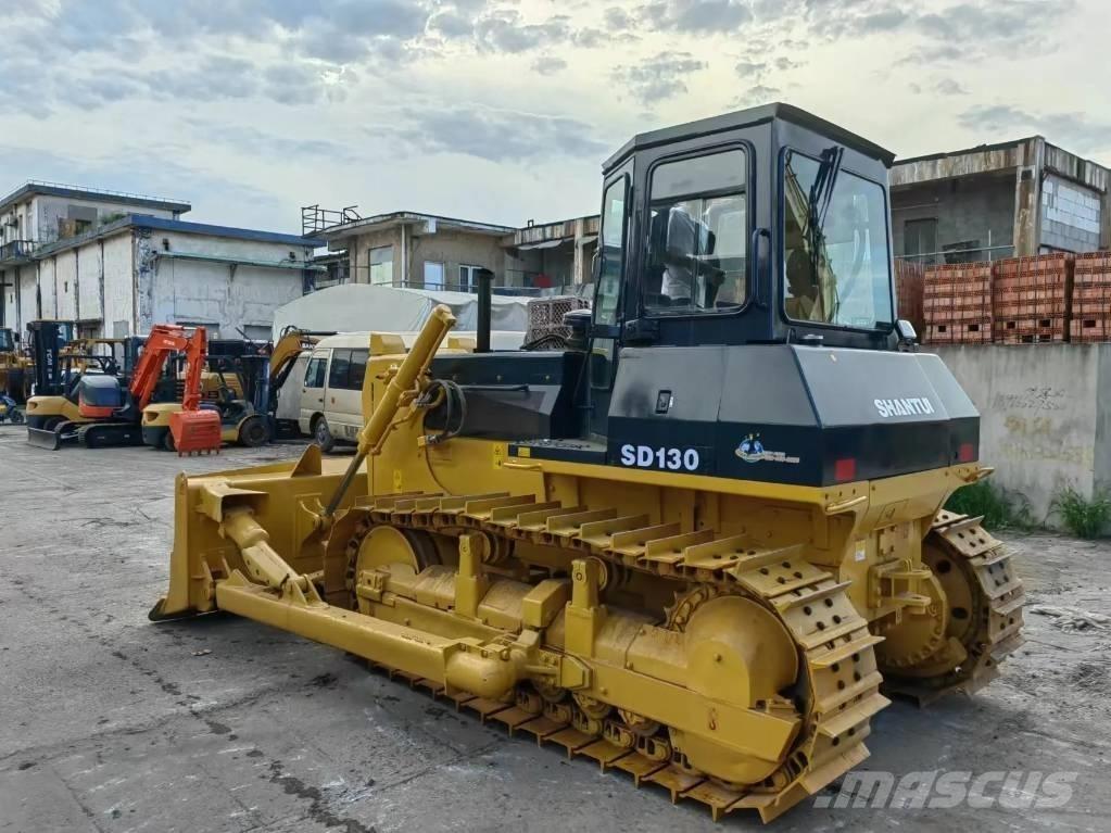 Shantui SD130 Верижни булдозери
