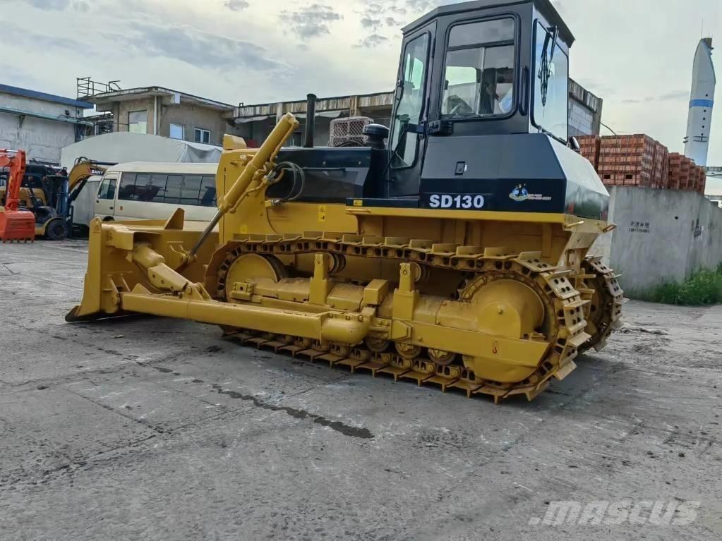 Shantui SD130 Верижни булдозери
