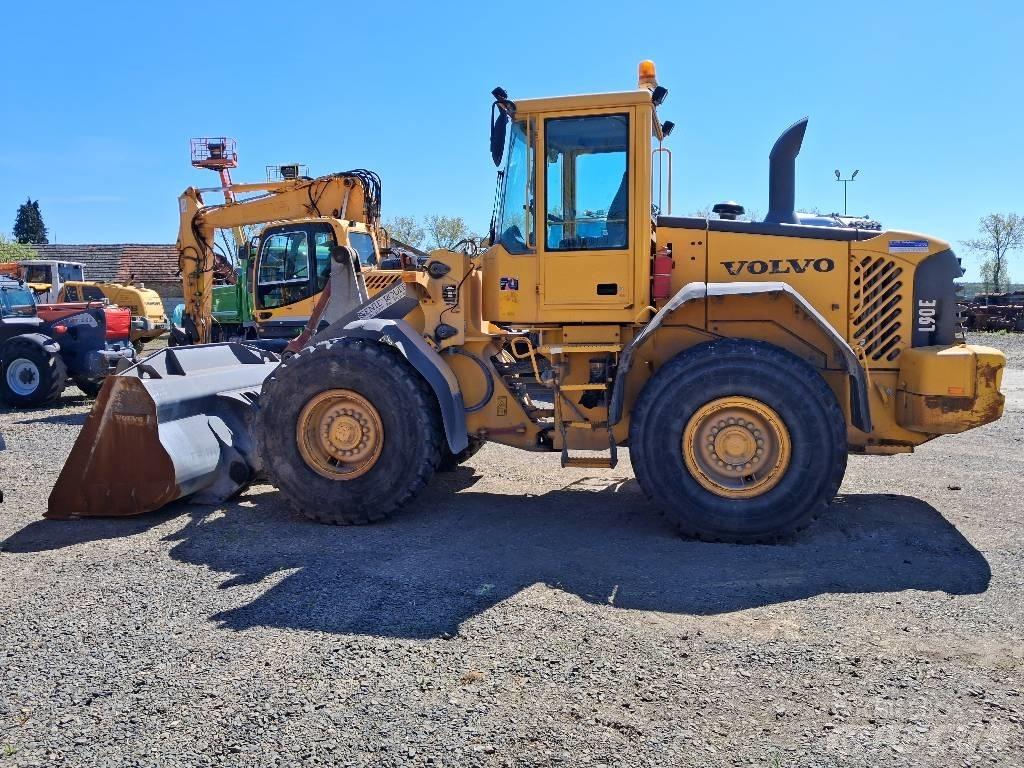 Volvo L 90 E Колесни товарачи
