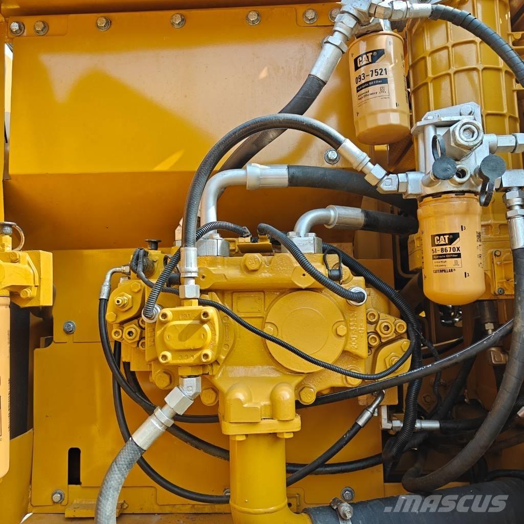 CAT 323 D L Верижен екскаватор