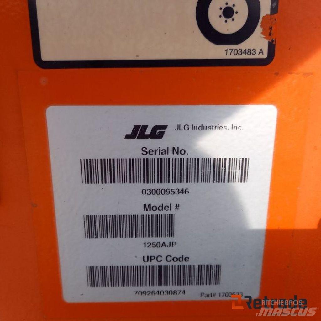 JLG 1250 AJP Съчленени стрелови подемници