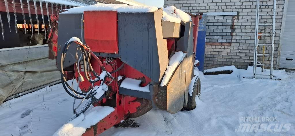 Kuhn Primor 3560 Резачки за бали, резачки и машини за отмотаване на бали