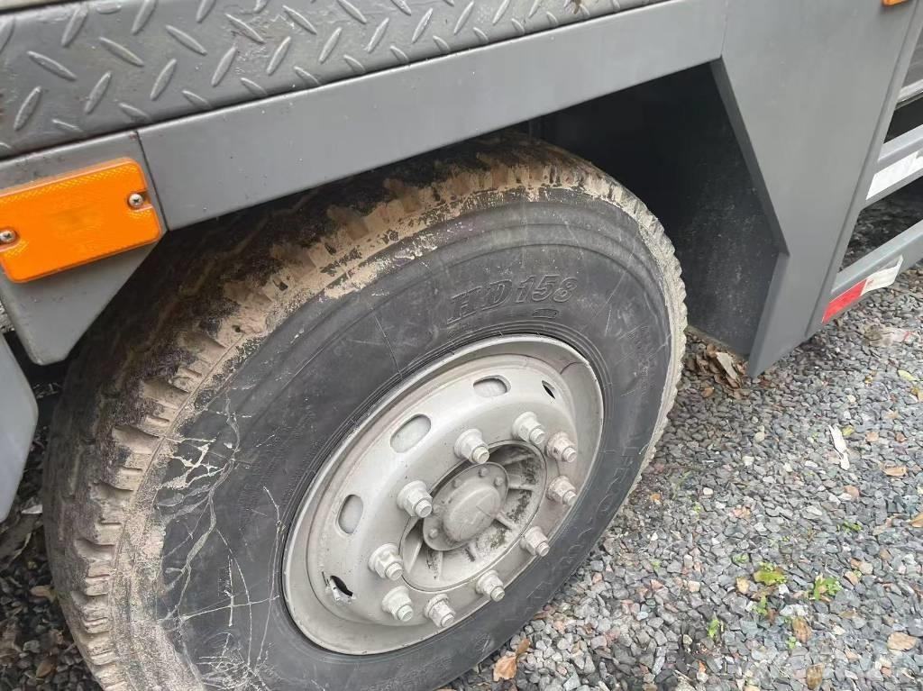 Zoomlion 25 ton Всъдеходни кранове