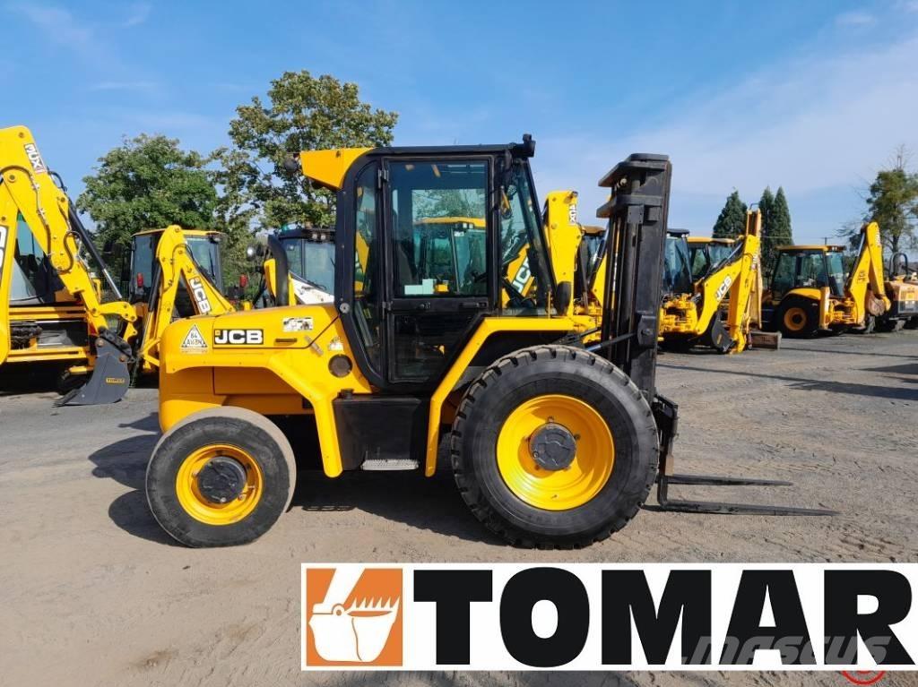 JCB 930-4 Камиони за херавни местности