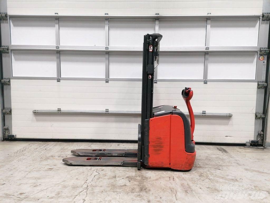 Linde L14 Колички високоповдигачи с теглич