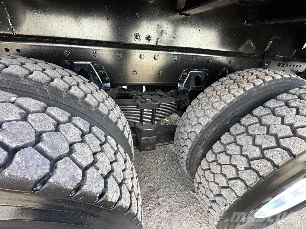 Freightliner 114 SD Комби / вакуум камиони
