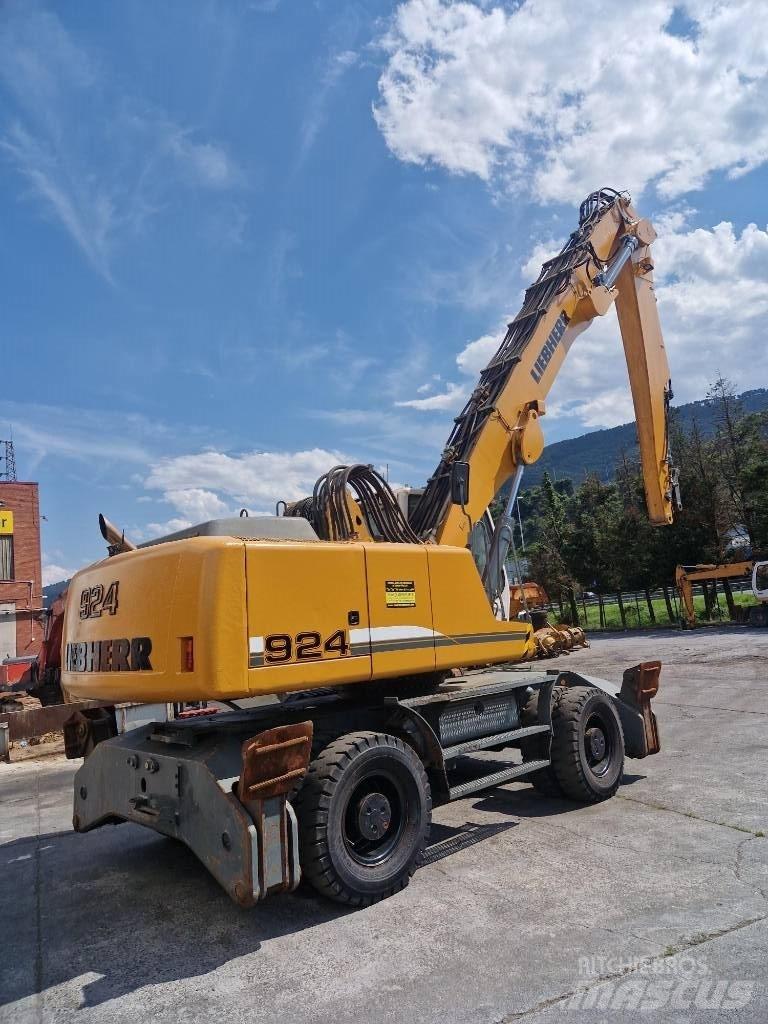 Liebherr A924C Оператори на отпадъци/индустрия
