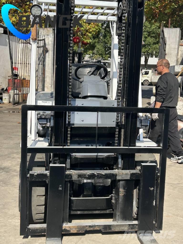 TCM FD35T3C Дизелови камиони