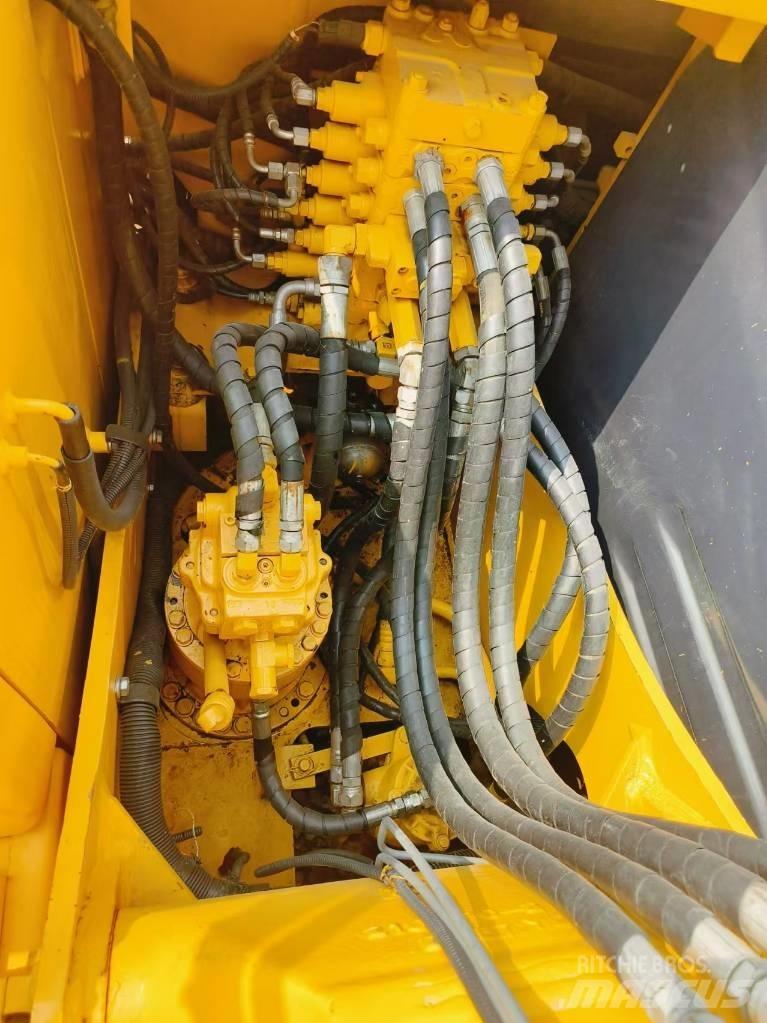 Komatsu PC 130-7 Средни екскаватори 7т - 12т