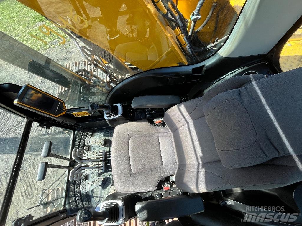 JCB JS 220 LC Верижен екскаватор