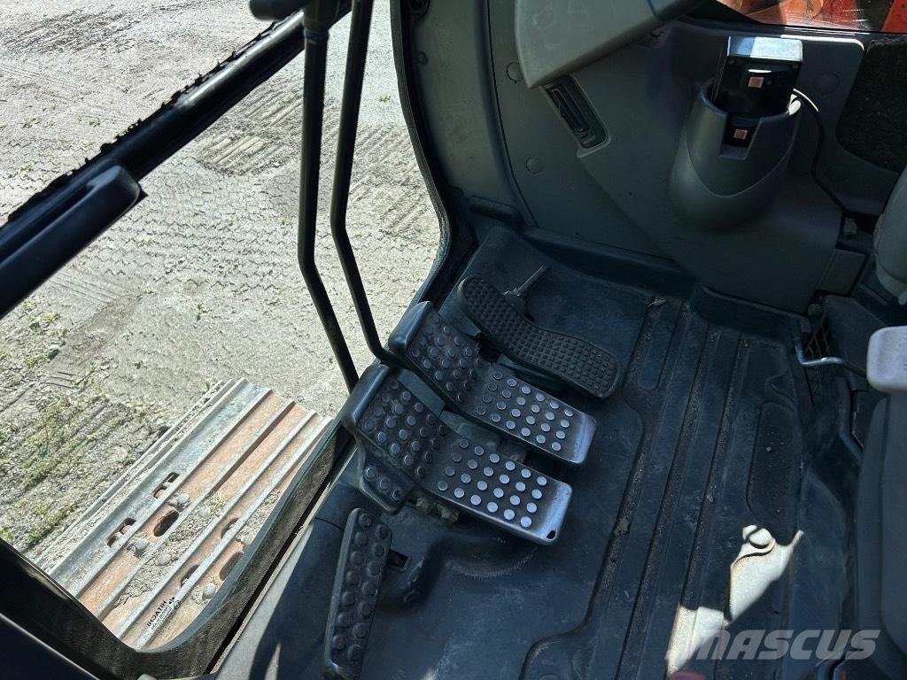 Hitachi ZX 135 US Верижен екскаватор