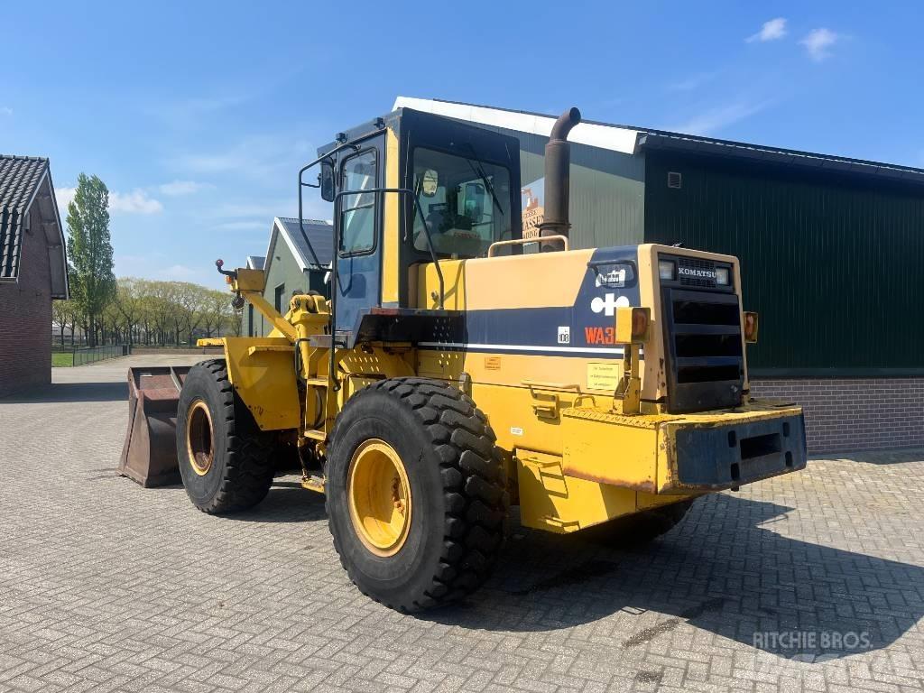 Komatsu WA 320-1 Колесни товарачи