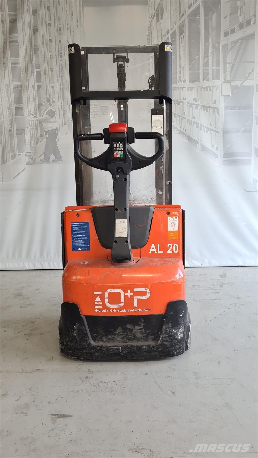 Toyota SWE120 Самоходни товарачи