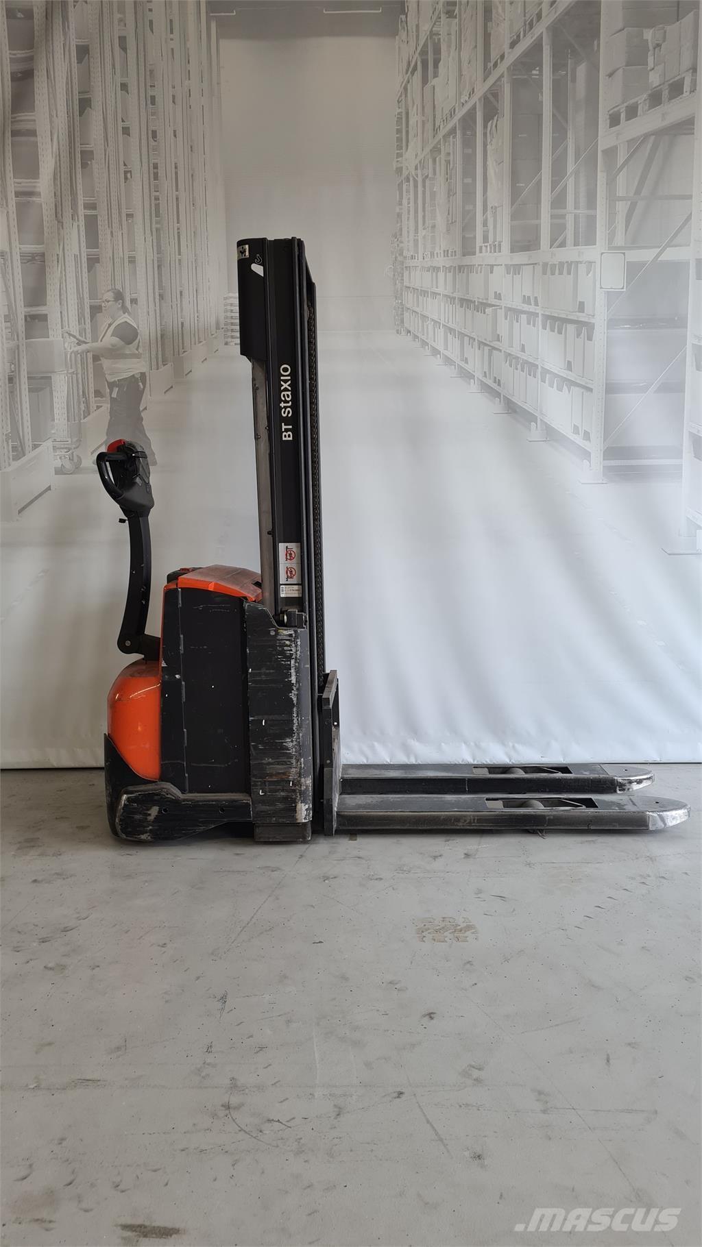 Toyota SWE120 Самоходни товарачи