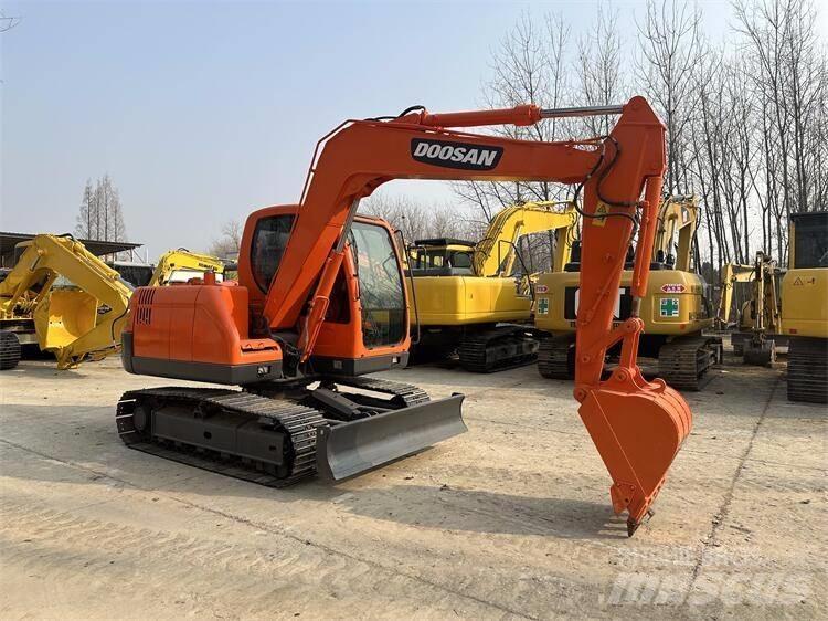 Doosan DX75 Мини екскаватори < 7 т