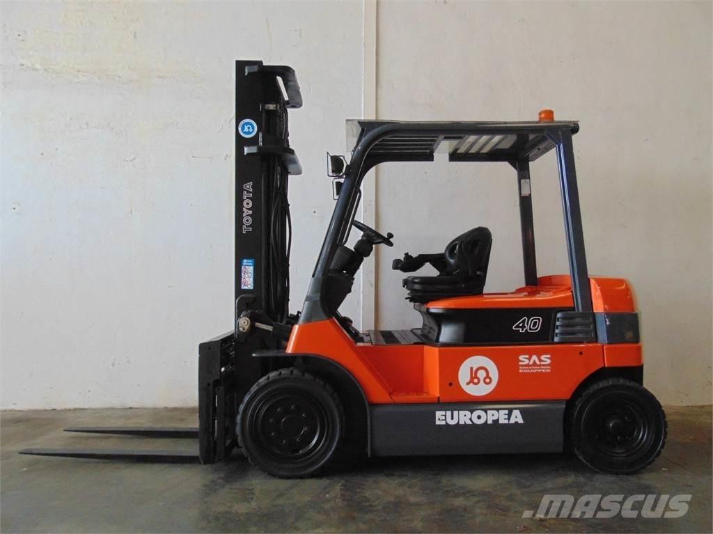 Toyota 7FBMF40 Електрически вилични кари-повдигачи