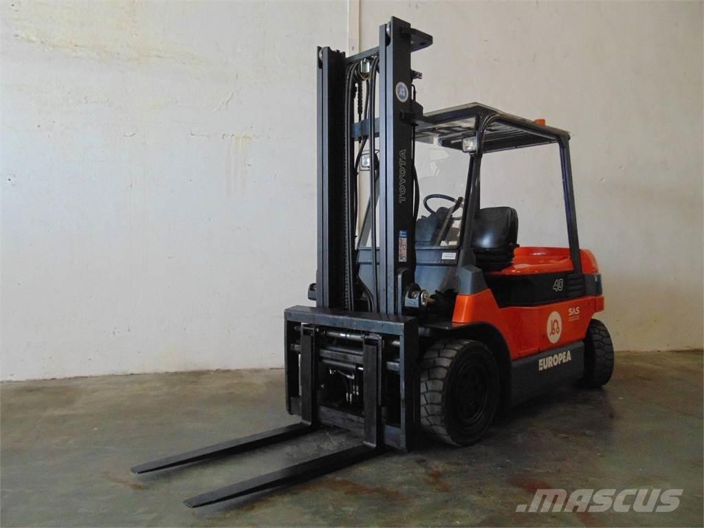 Toyota 7FBMF40 Електрически вилични кари-повдигачи