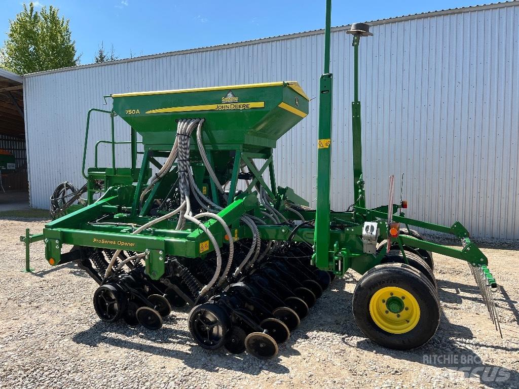 John Deere 750 A Редосеялки