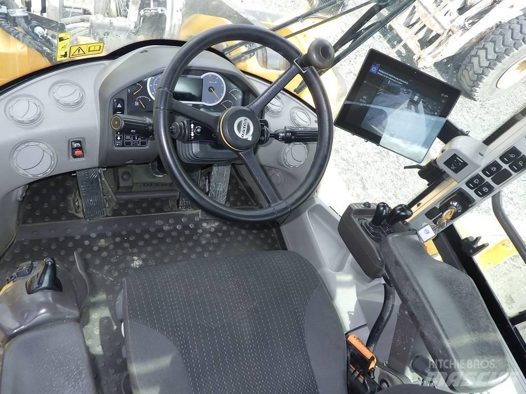 Volvo L 220 H Колесни товарачи