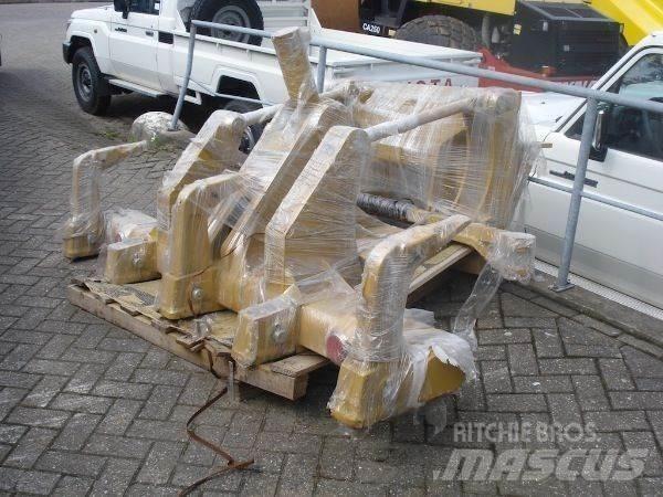 CAT 140M/160M Ripper Строителство - Други