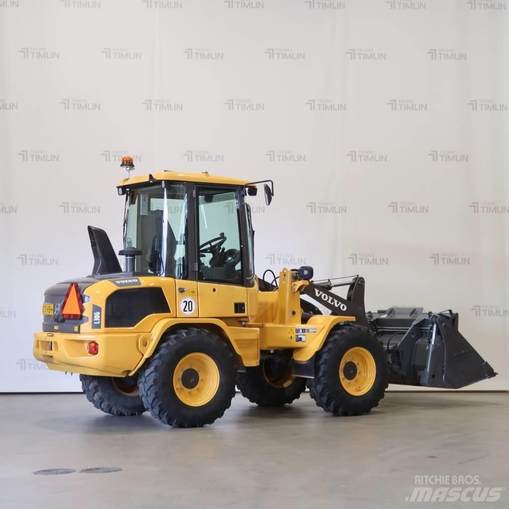Volvo L30G Колесни товарачи