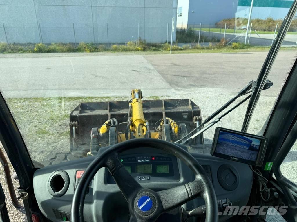 Komatsu WA 100M-7 Колесни товарачи