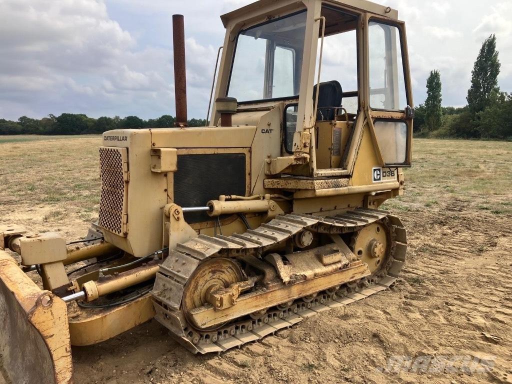 CAT D 3 B Верижни булдозери
