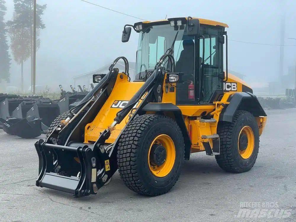 JCB 417 HT Колесни товарачи