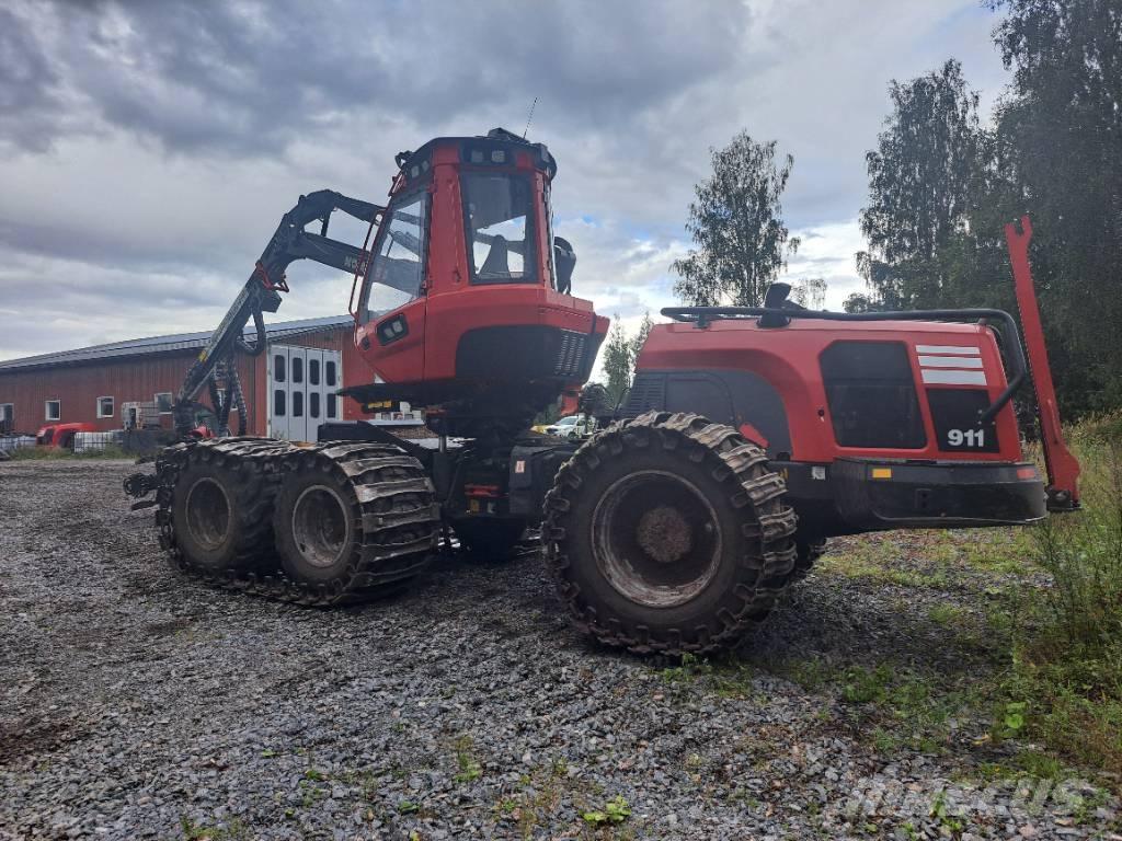 Komatsu 911 Харвестери