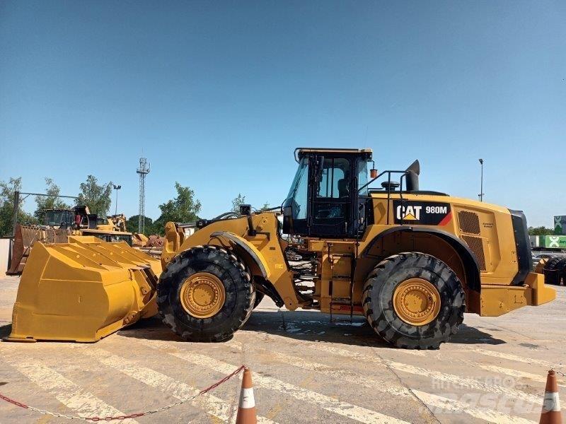 CAT 980 M Колесни товарачи