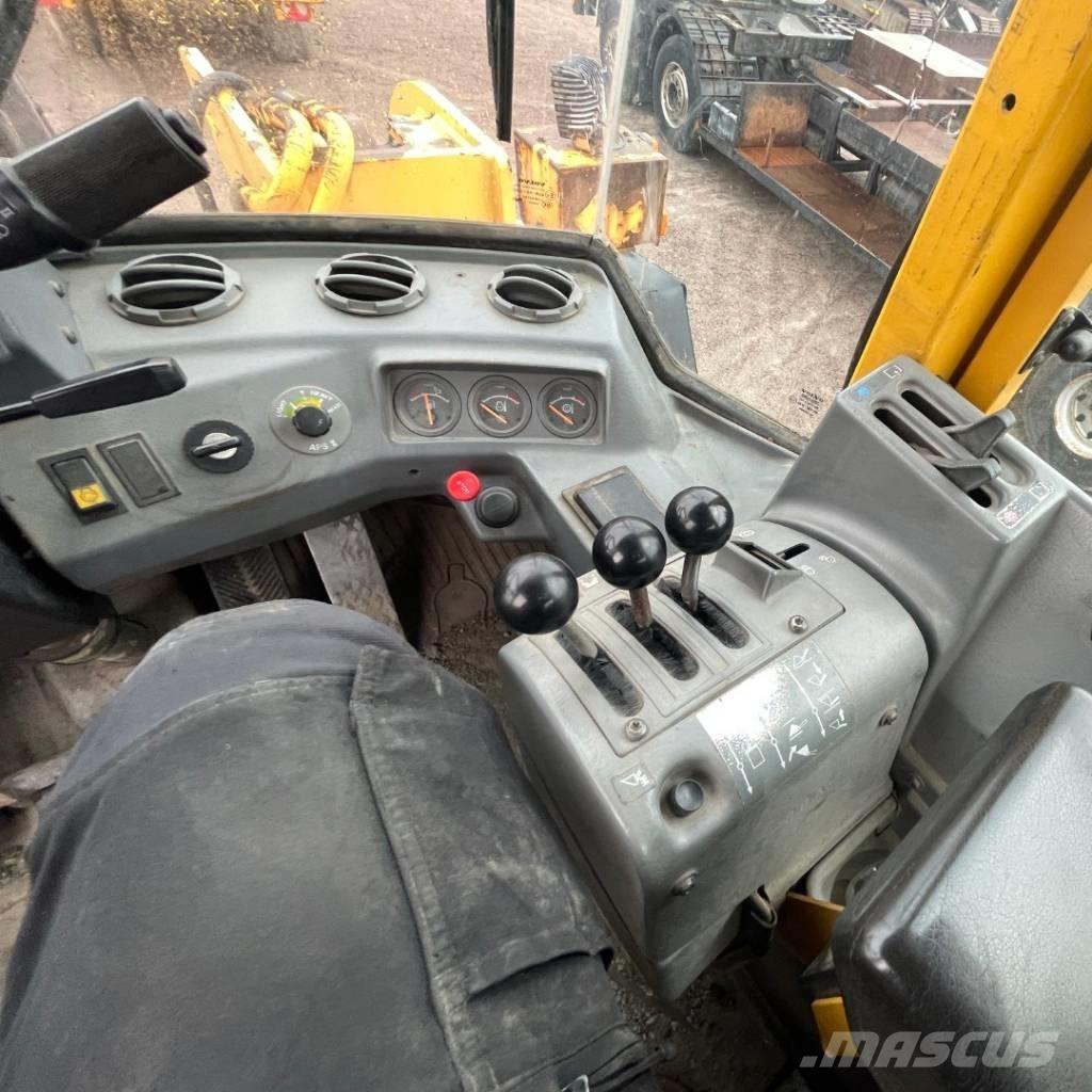 Volvo L 120 C Колесни товарачи