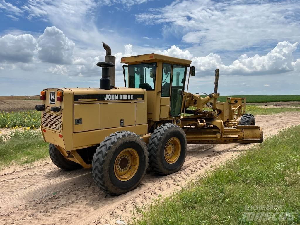 John Deere 770 BH Грейдери