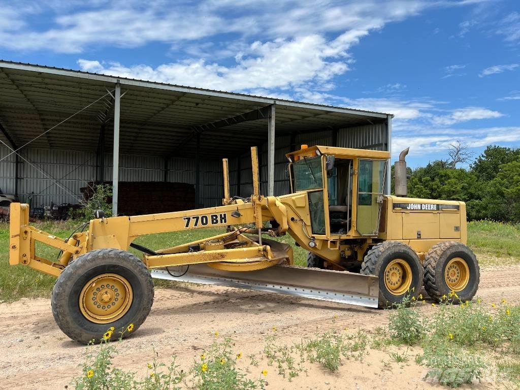 John Deere 770 BH Грейдери