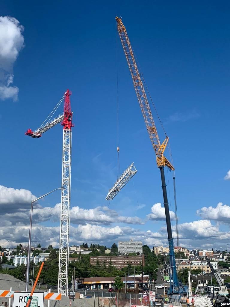 Liebherr 390 HC Мачтови кранове