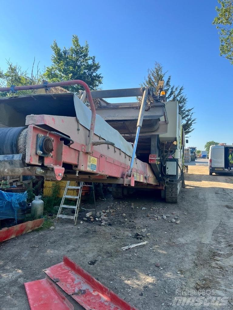 Sandvik QJ 241 Мобилни трошачки
