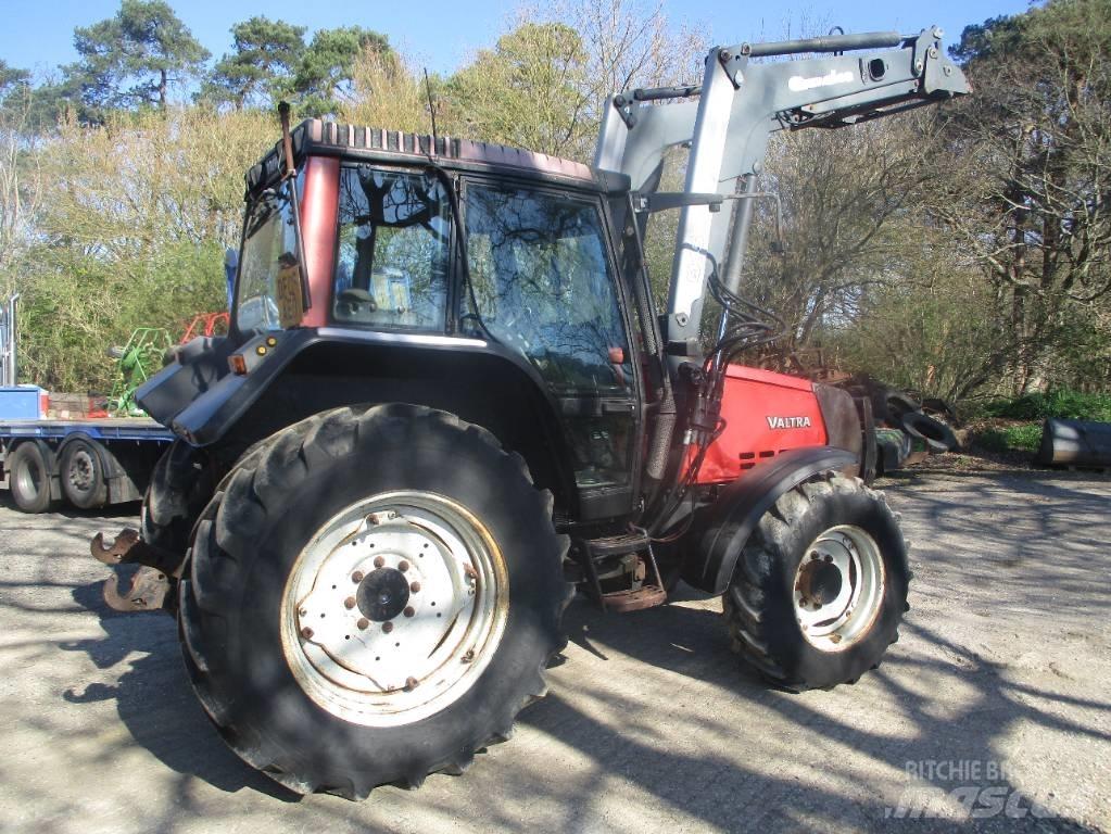 Valtra 6350 Трактори