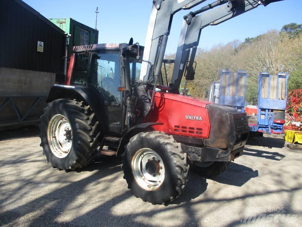 Valtra 6350 Трактори