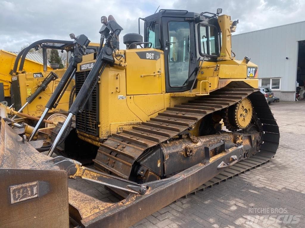 CAT D 6 T LGP Верижни булдозери
