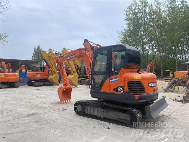Doosan DX60 Мини екскаватори < 7 т