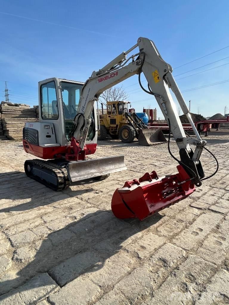 Takeuchi TB228 Мини екскаватори < 7 т