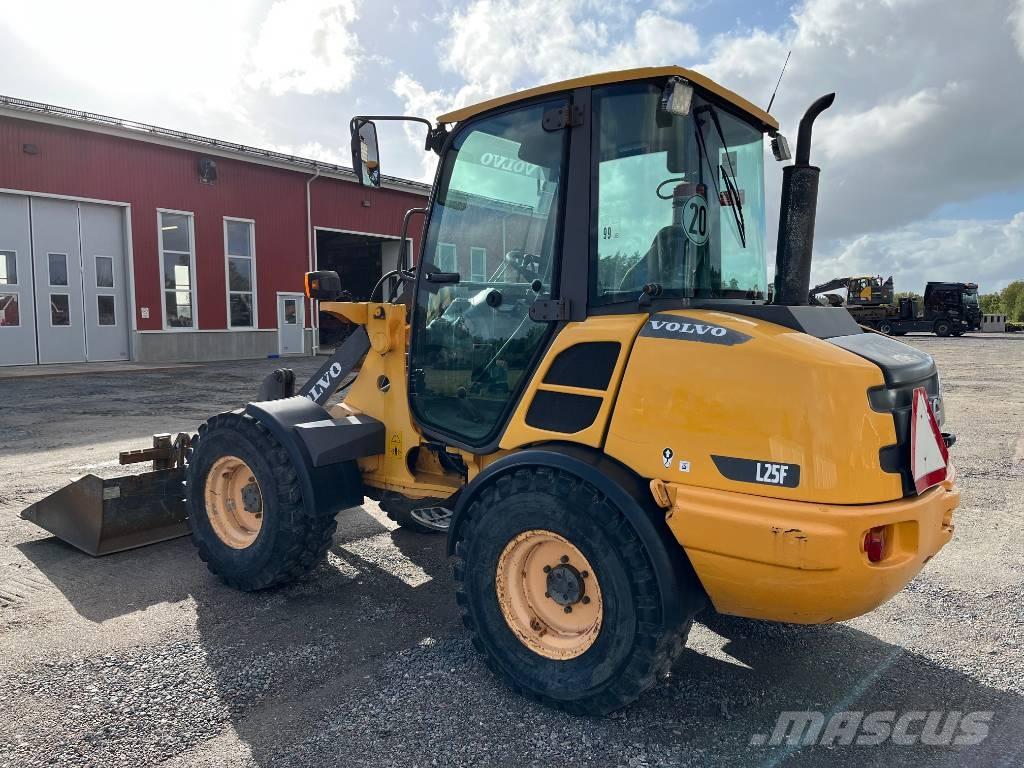 Volvo L 25 F Колесни товарачи