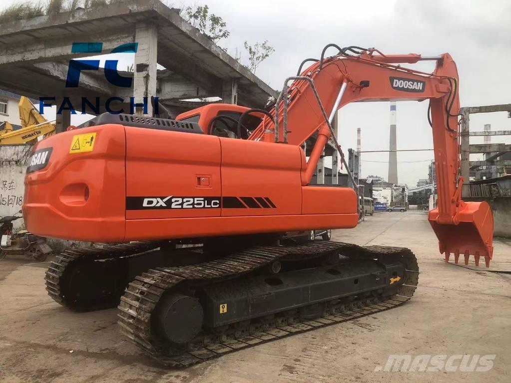Doosan DX 225 LC Верижен екскаватор