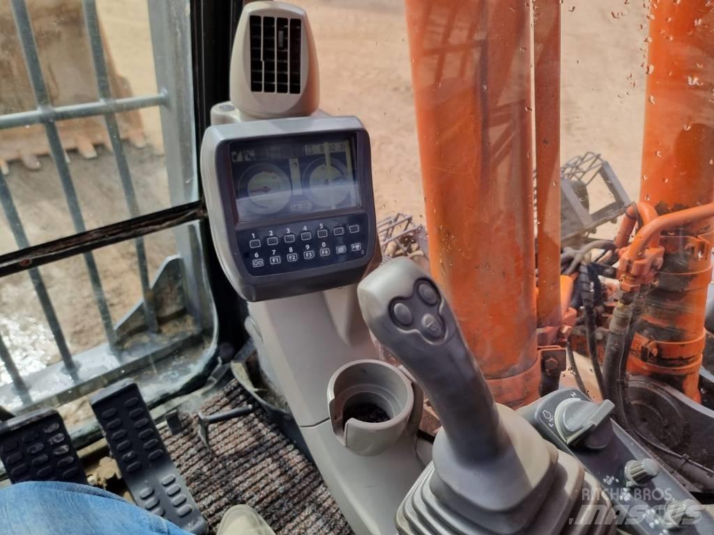Hitachi ZX 250 LC-3 Верижен екскаватор