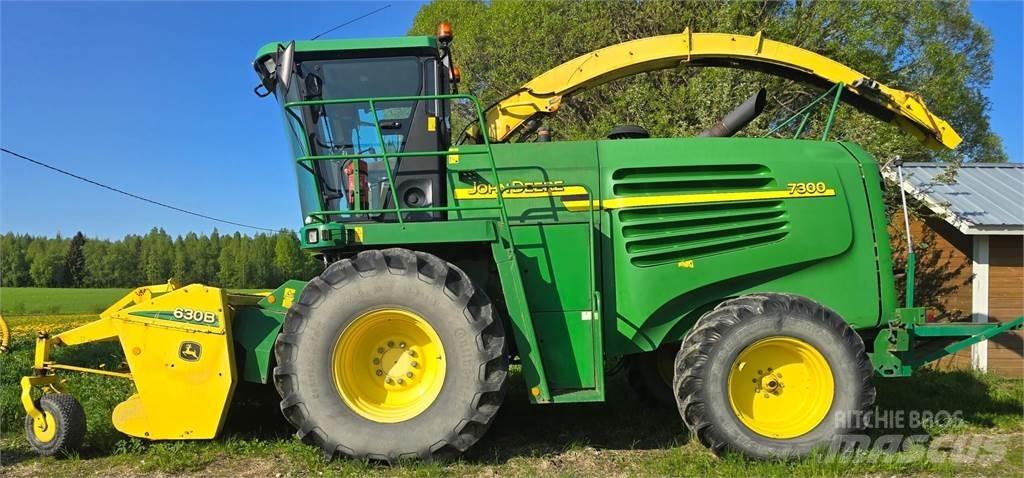 John Deere 7300 Самоходни фуражири