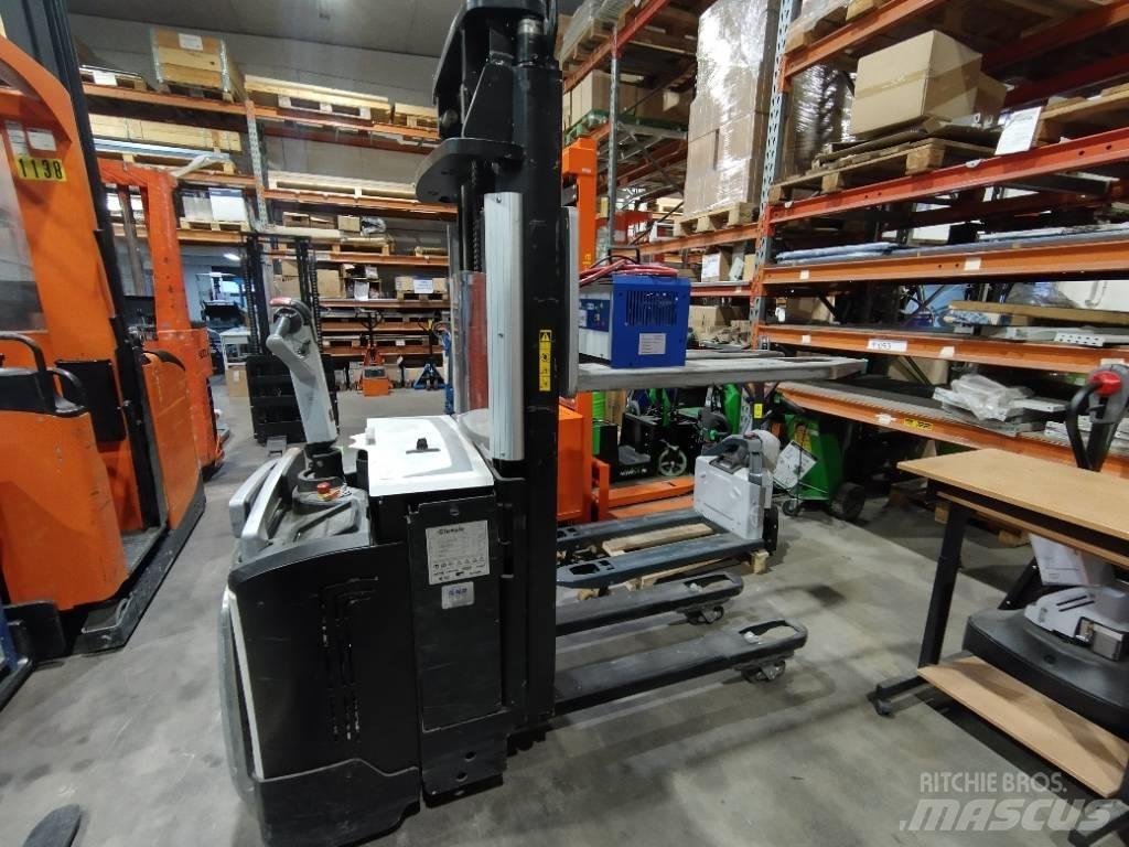 Rocla SP12ACI DF2900 Самоходни товарачи