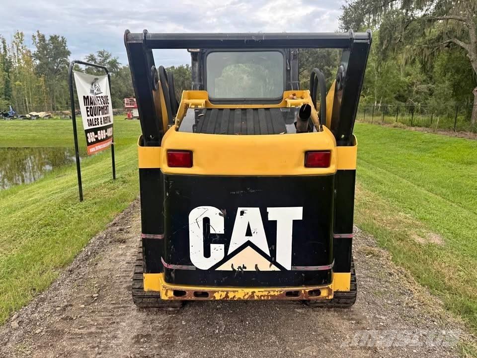 CAT 257B Мини товарачи
