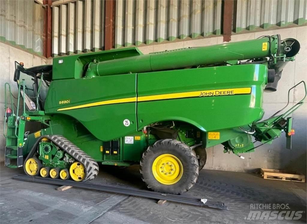 John Deere S690i Комбайни
