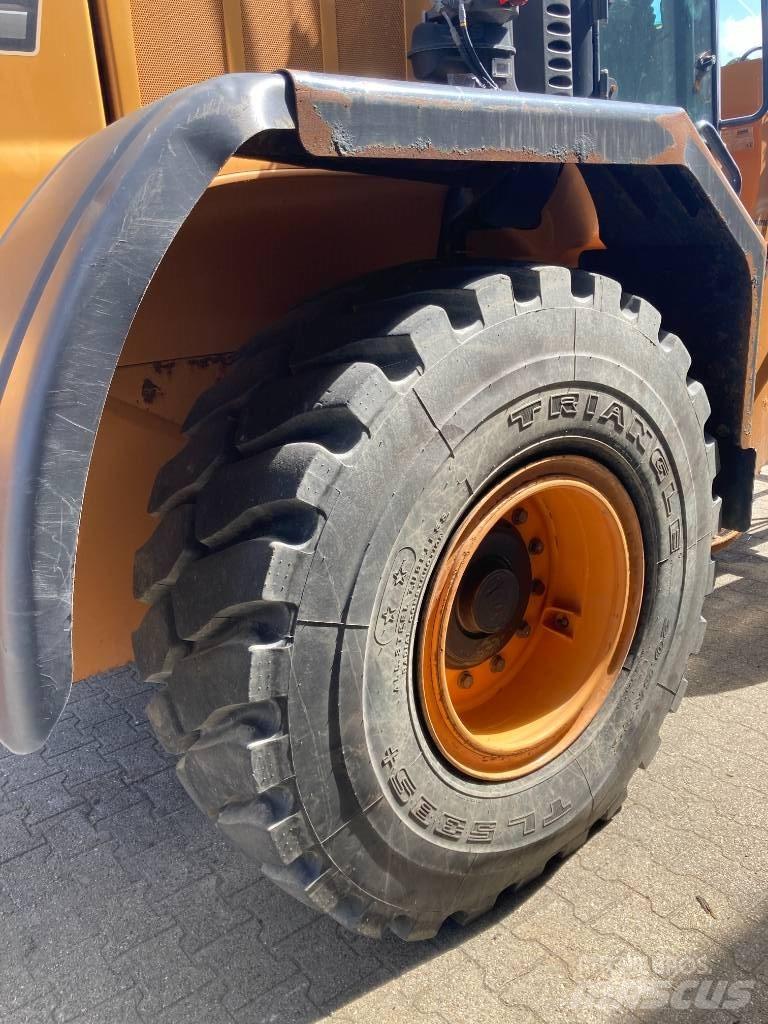 CASE 621 F XR Колесни товарачи